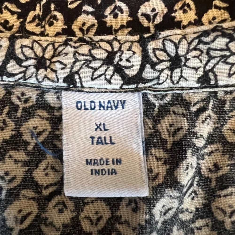 Woman's Old Navy Black & White Cottagecore, Peasant Blouse, V-neck. Size XL Tall